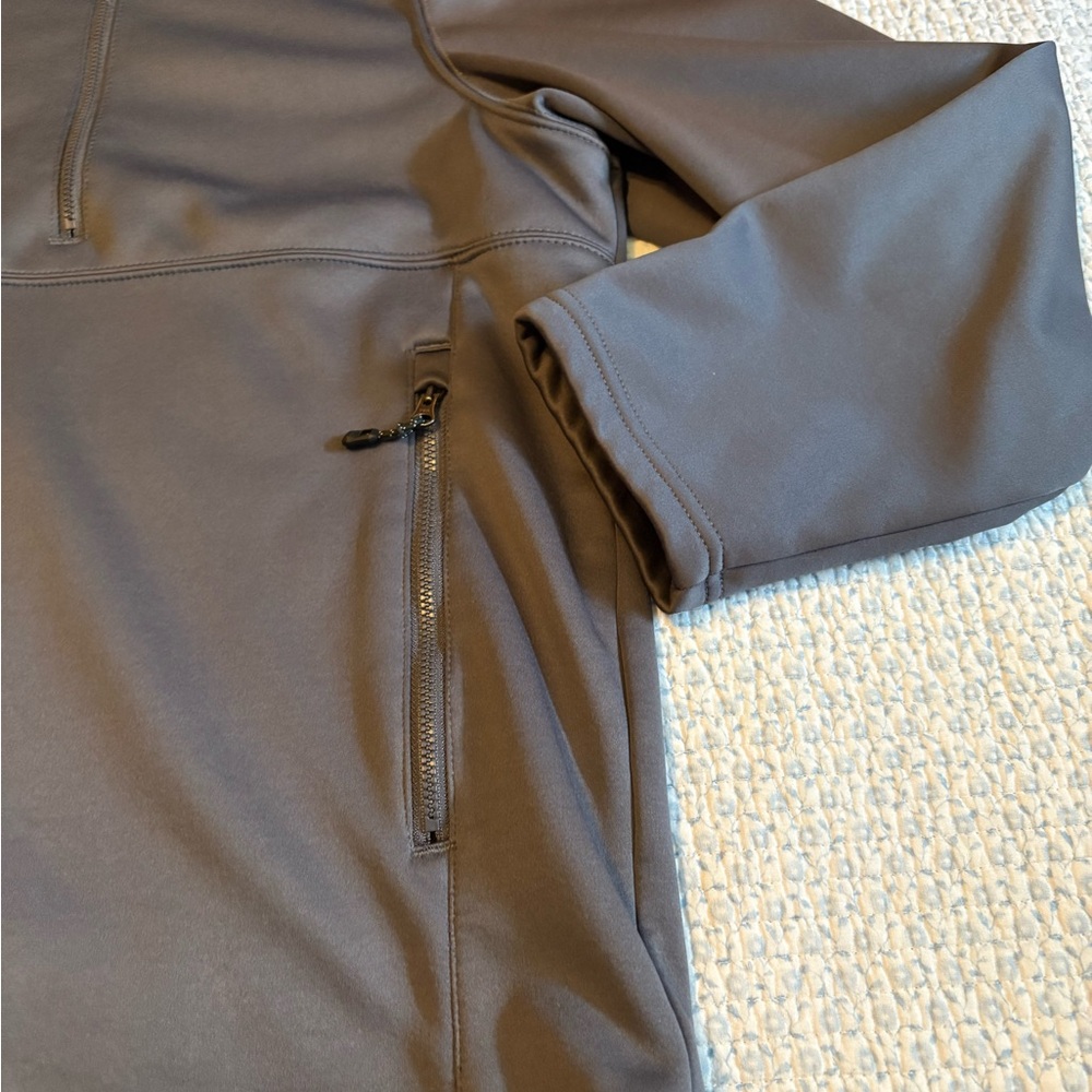 Swiss Tech Men's Gray Softshell Jacket - Picture 2 of 6